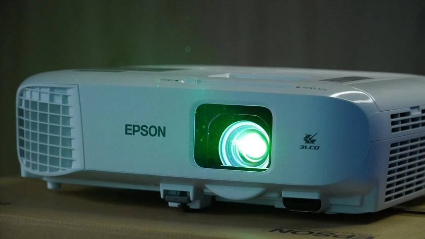 may chieu epson eb 972 4100 ansi lumens xga 3