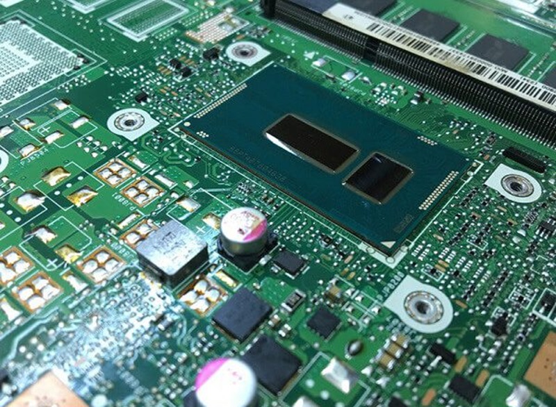 Lỗi IC xử lý trên Mainboard dẫn đến máy chiếu không hoạt động 