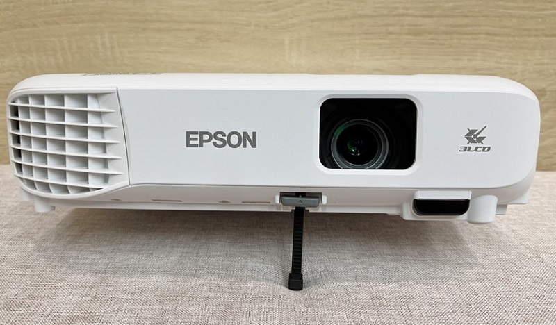 Máy chiếu đa năng Epson EB-E01
