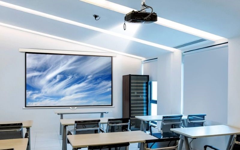 Lựa chọn vị trí lắp đặt máy chiếu thông thoáng 