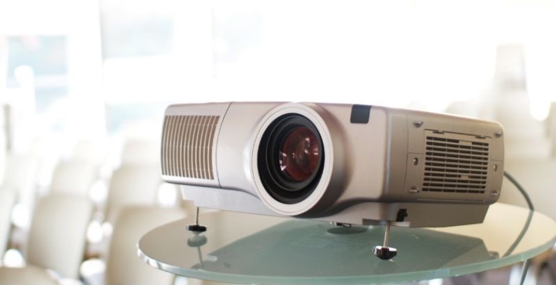 Kiểm tra giờ đèn chiếu giúp đảm bảo chất lượng hình ảnh ở mức độ tối ưu nhất